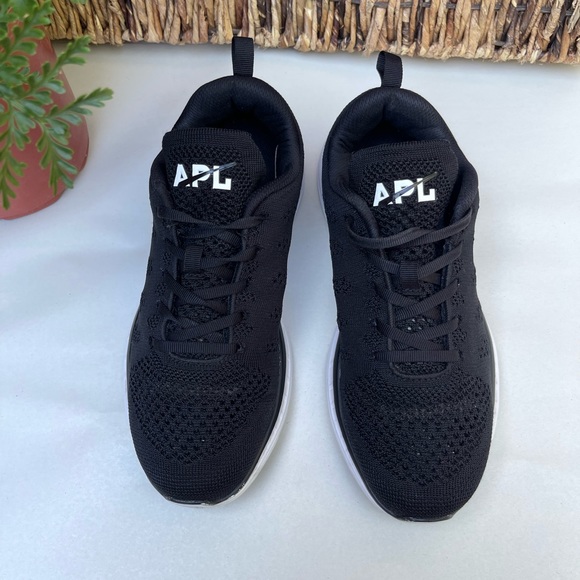 APL🔴Athletic shoes women’s Size 8 - Picture 1 of 9